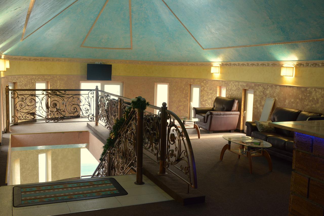 Golden Palace Dubove Zewnętrze zdjęcie