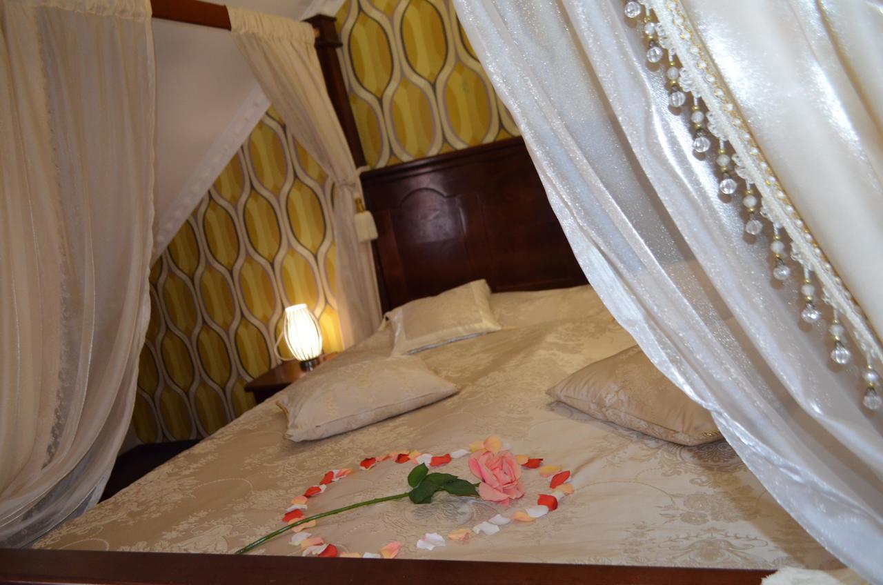 Golden Palace Dubove Zewnętrze zdjęcie